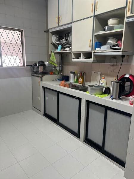 Ridgewood Condominium, 1 Ridgewood Close, Tanglin / Holland / Bukit Timah, Room Rental, 202 sqft, Condominium For Rent, by Rell Cai, 500275898 - Kitchen - PropertyGuru.com.sg