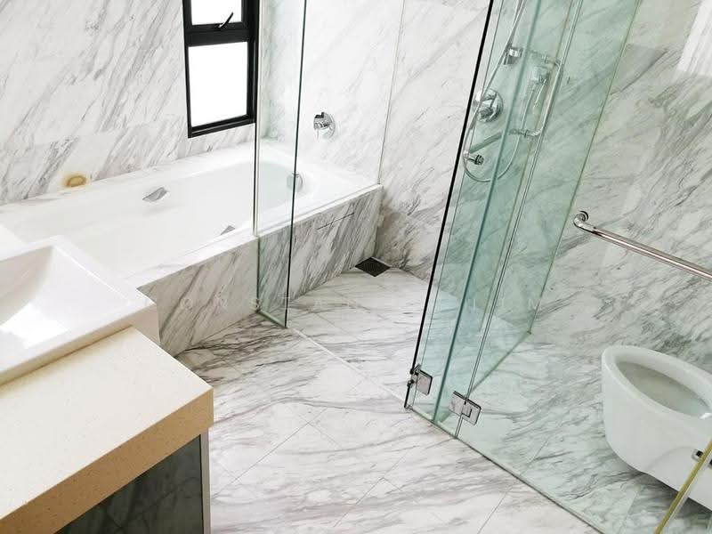 Mt Sinai Residences, 27 Mount Sinai Lane, Tanglin / Holland / Bukit Timah, 4 Bedrooms, 6,318 sqft, Detached House For Sale, by Constance Lim, 500275902 - Bathroom - PropertyGuru.com.sg