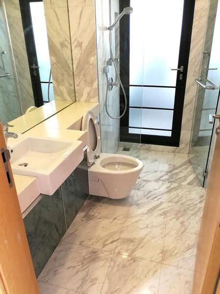 Mt Sinai Residences, 27 Mount Sinai Lane, Tanglin / Holland / Bukit Timah, 4 Bedrooms, 6,318 sqft, Detached House For Sale, by Constance Lim, 500275902 - Bathroom - PropertyGuru.com.sg