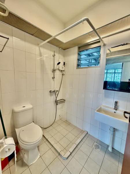 415C Fernvale Link, 415C Fernvale Link, Seletar / Yio Chu Kang, 3 Bedrooms, 1,001 sqft, HDB Flat For Rent, by Lin Jiayang, 500275908 - Bathroom - PropertyGuru.com.sg