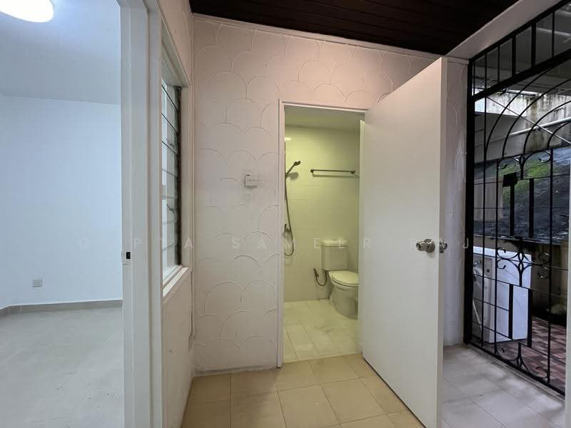 Point Loma, 30 Shelford Road, Newton / Novena, 3 Bedrooms, 3,057 sqft, Apartment For Rent, by Gupta Sameer Raj, 500275911 - Bathroom - PropertyGuru.com.sg
