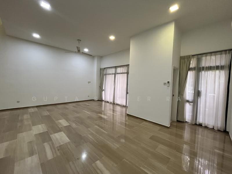 Point Loma, 30 Shelford Road, Newton / Novena, 3 Bedrooms, 3,057 sqft, Apartment For Rent, by Gupta Sameer Raj, 500275911 - Living Room - PropertyGuru.com.sg