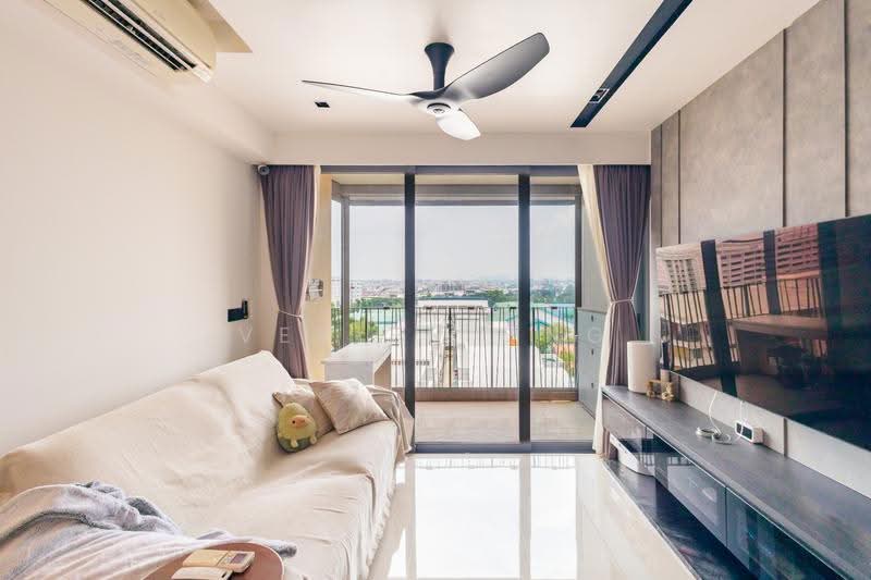 Hundred Palms Residences, 270 Yio Chu Kang Road, Hougang / Punggol / Sengkang, 3 Bedrooms, 883 sqft, Condominium For Sale, by Vevien Ong, 500275916 - Living Room - PropertyGuru.com.sg