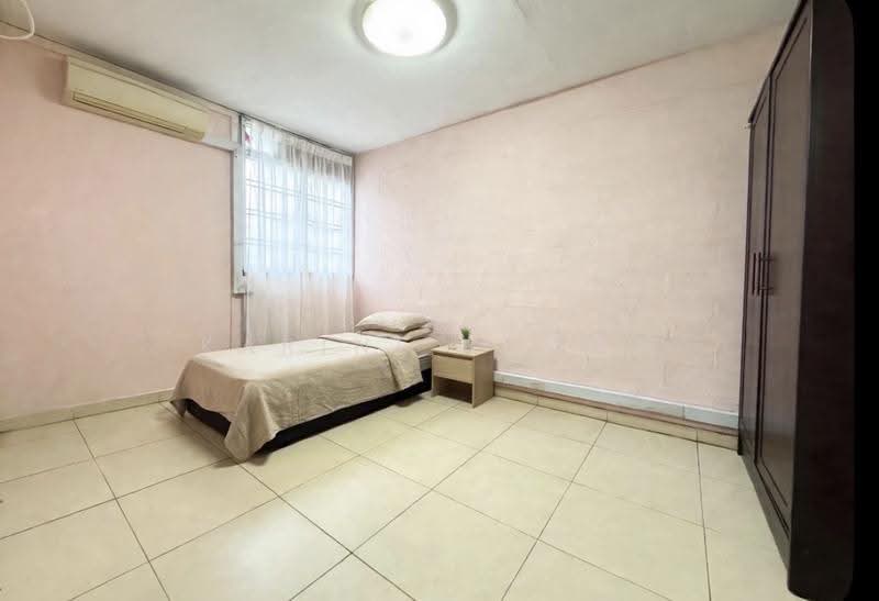 18 Eunos Crescent, 18 Eunos Crescent, Eunos / Geylang / Paya Lebar, 2 Bedrooms, 635 sqft, HDB Flat For Sale, by Karine Kuang, 500275932 - Bedroom - PropertyGuru.com.sg