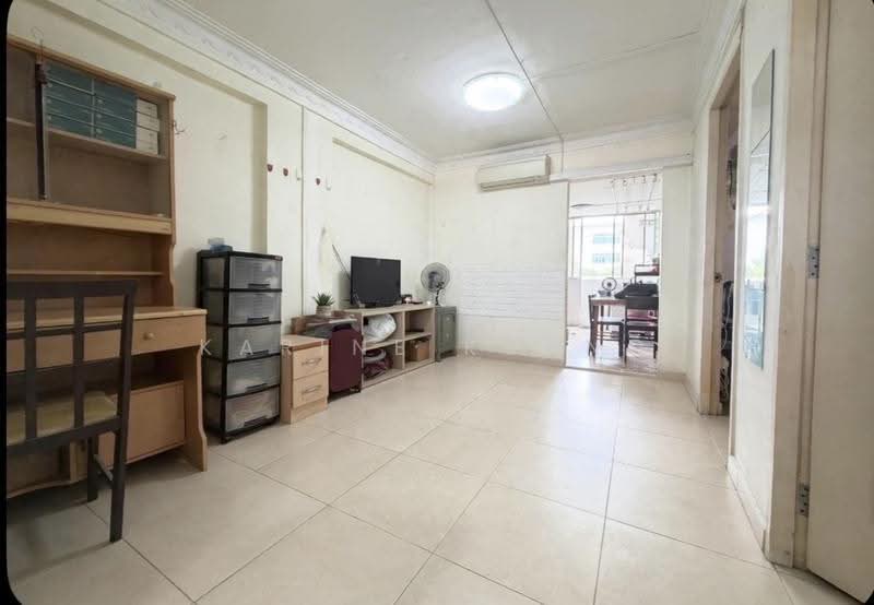 18 Eunos Crescent, 18 Eunos Crescent, Eunos / Geylang / Paya Lebar, 2 Bedrooms, 635 sqft, HDB Flat For Sale, by Karine Kuang, 500275932 - Living Room - PropertyGuru.com.sg