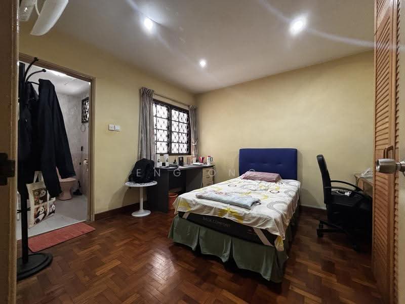 Yunnan Gardens, Yunnan Walk 1, Boon Lay / Jurong / Tuas, Room Rental, 150 sqft, Terraced House For Rent, by Eng Ong, 500275943 - Bedroom - PropertyGuru.com.sg