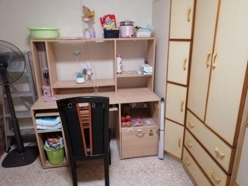 108 Tampines Street 11, 108 Tampines Street 11, Pasir Ris / Tampines, Room Rental, 180 sqft, HDB Flat For Rent, by Chris Pang, 500275946 - Study - PropertyGuru.com.sg