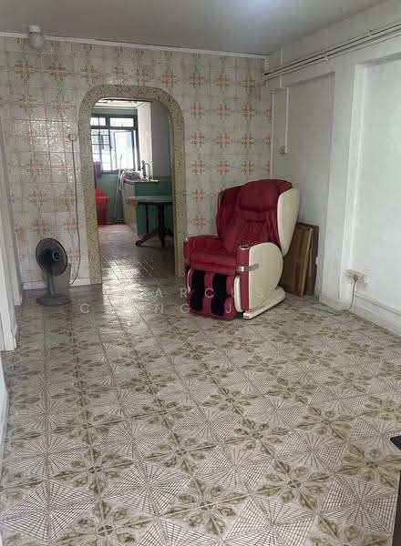 110 Lorong 1 Toa Payoh, 110 Lorong 1 Toa Payoh, Balestier / Toa Payoh, 2 Bedrooms, 700 sqft, HDB Flat For Sale, by Marcus Cheng Jia Jun, 500275956 - Living Room - PropertyGuru.com.sg