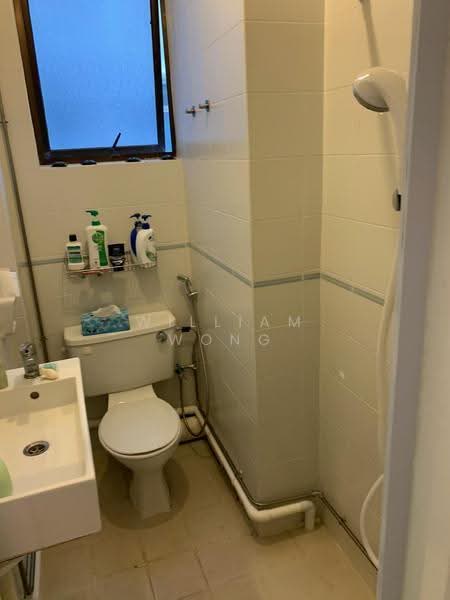 Kim Sia Court, 19 Jalan Jintan, Orchard / River Valley, Room Rental, 150 sqft, Apartment For Rent, by William Wong, 500275963 - Bathroom - PropertyGuru.com.sg