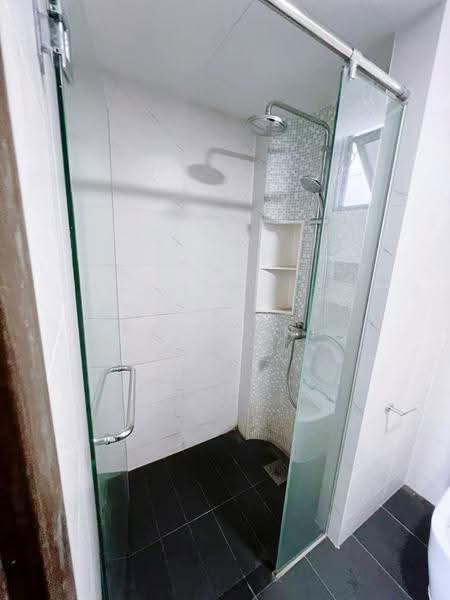 Symphony Suites, 1 Yishun Close, Sembawang / Yishun, 2 Bedrooms, 689 sqft, Condominium For Sale, by Sarah Ni, 500275976 - Bathroom - PropertyGuru.com.sg