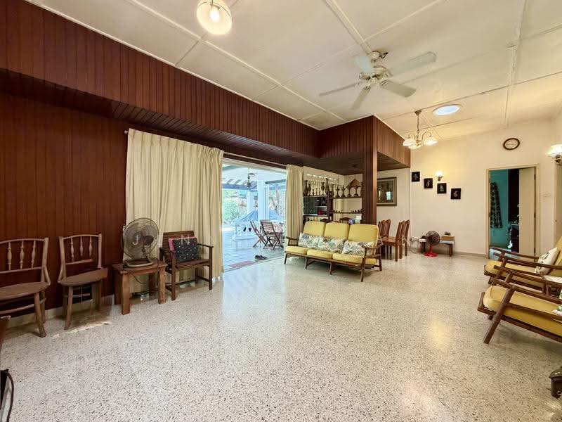 Chestnut Crescent, Dairy Farm / Bukit Panjang / Choa Chu Kang, 4 Bedrooms, 6,754 sqft, Detached House For Sale, by Jennifer Tan, 500275986 - Living Room - PropertyGuru.com.sg