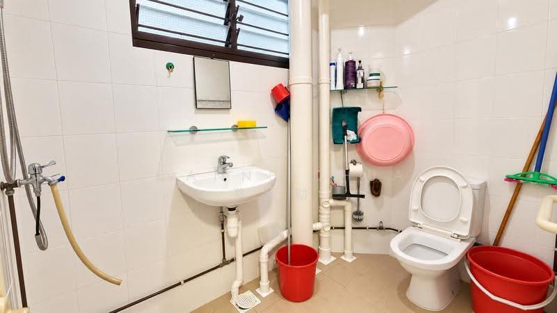 310 Jurong East Street 32, 310 Jurong East Street 32, Boon Lay / Jurong / Tuas, 3 Bedrooms, 1,130 sqft, HDB Flat For Sale, by Joanne Chua  蔡蕙励, 500275997 - Bathroom - PropertyGuru.com.sg