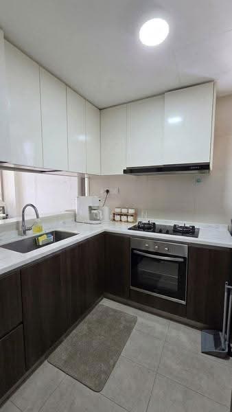 Symphony Suites, 17 Yishun Close, Sembawang / Yishun, 2 Bedrooms, 678 sqft, Condominium For Sale, by Robin Chua, 500276002 - Kitchen - PropertyGuru.com.sg