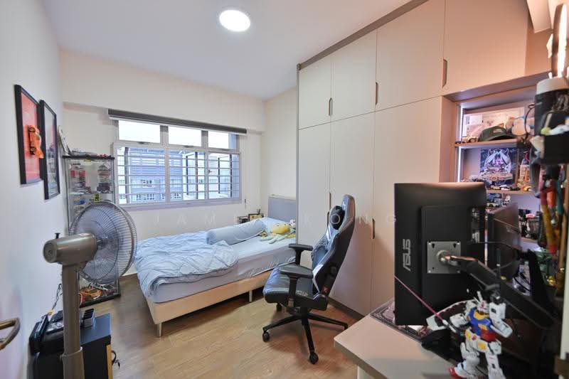 229B Sumang Lane, 229B Sumang Lane, Hougang / Punggol / Sengkang, 3 Bedrooms, 1,216 sqft, HDB Flat For Sale, by James Kong, 500276022 - Bedroom - PropertyGuru.com.sg