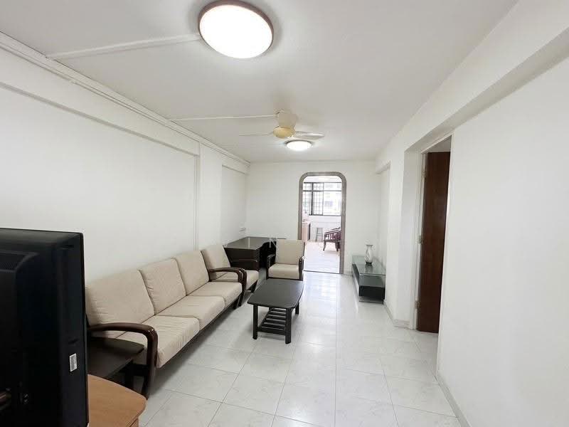 652 Hougang Avenue 8, 652 652, Hougang / Punggol / Sengkang, 2 Bedrooms, 645 sqft, HDB Flat For Sale, by Kelvin Chai, 500276023 - PropertyGuru.com.sg