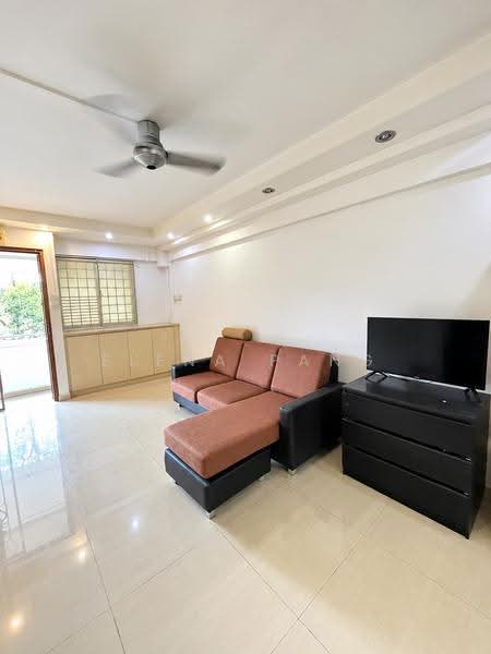 180 Ang Mo Kio Avenue 5, 180 Ang Mo Kio Avenue 5, Ang Mo Kio / Bishan / Thomson, 2 Bedrooms, 732 sqft, HDB Flat For Sale, by Elena Pang, 500276024 - Living Room - PropertyGuru.com.sg