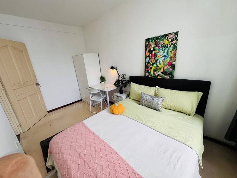 Wing Fong Court, 10 Lorong 14 Geylang, Eunos / Geylang / Paya Lebar, Room Rental, 120 sqft, Condominium For Rent, by Bunny, 500276031 - PropertyGuru.com.sg