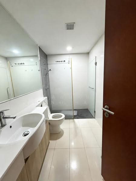 Alexis, 356 Alexandra Road, Alexandra / Commonwealth, 2 Bedrooms, 807 sqft, Condominium For Sale, by Hannah Zhong Hanmei, 500276040 - Bathroom - PropertyGuru.com.sg