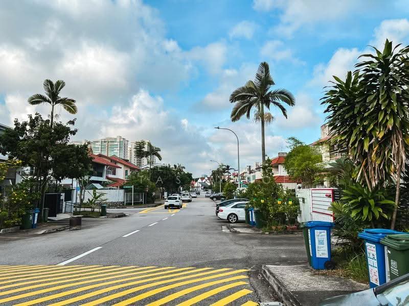 Beautiful Terrace at Serangoon Garden, Farleigh, Li Hwan, Kovan, Serangoon Garden, Farleigh, Carisbrooke, Li Hwan, Hougang / Punggol / Sengkang, 5 Bedrooms, 2,800 sqft, Terraced House For Sale, by Jeannie Anastasia Koe 高晶晶, 500276044 - Exterior - PropertyGuru.com.sg