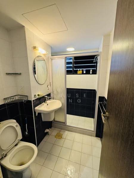 Pine Grove, 1C Pine Grove, Clementi Park / Upper Bukit Timah, Room Rental, 100 sqft, Condominium For Rent, by Bunny, 500276047 - Bathroom - PropertyGuru.com.sg