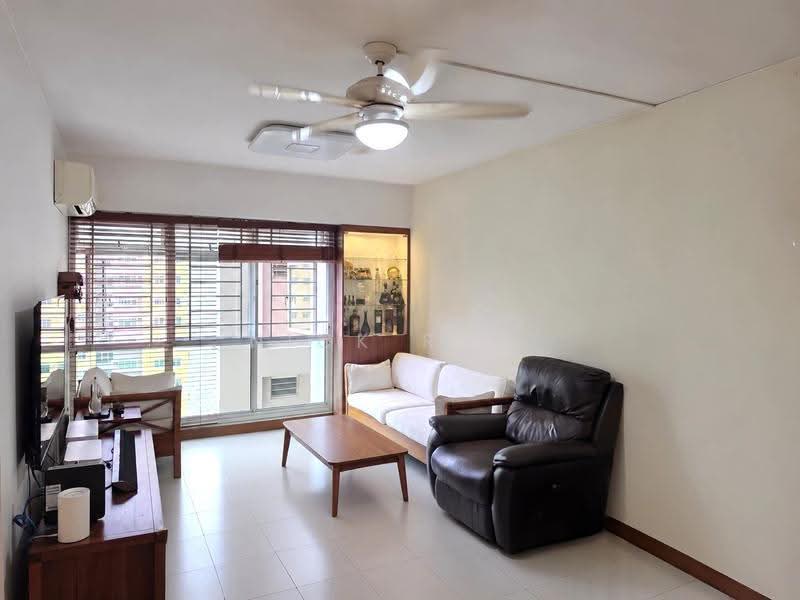 643 Punggol Central, 643 Punggol Central, Hougang / Punggol / Sengkang, 3 Bedrooms, 969 sqft, HDB Flat For Sale, by Nick R. L, 500276048 - Living Room - PropertyGuru.com.sg