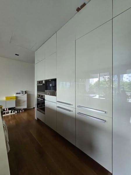 Hilltops, 99 Cairnhill Circle, Orchard / River Valley, 3 Bedrooms, 1,593 sqft, Condominium For Sale, by Diana Sutanto, 500276053 - Clean kitchen area - PropertyGuru.com.sg