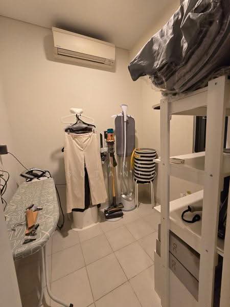 Hilltops, 99 Cairnhill Circle, Orchard / River Valley, 3 Bedrooms, 1,593 sqft, Condominium For Sale, by Diana Sutanto, 500276053 - Servant bedroom - PropertyGuru.com.sg