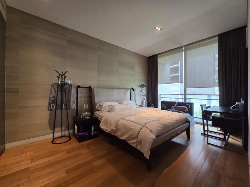 Hilltops, 99 Cairnhill Circle, Orchard / River Valley, 3 Bedrooms, 1,593 sqft, Condominium For Sale, by Diana Sutanto, 500276053 - Master bedroom - PropertyGuru.com.sg