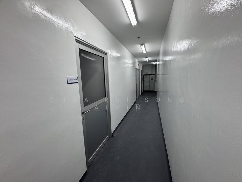 Food Concept @ Pandan, 239 Pandan Loop, Buona Vista / West Coast / Clementi New Town, 2,024 sqft, Factory / Workshop (B2) For Rent, by Chua Rui Song Alvin, 500276060 - Corridor - CommercialGuru.com.sg