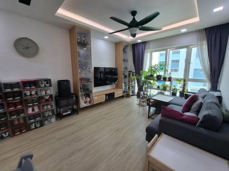 Evergreen Park, 31 Hougang Avenue 7, Hougang / Punggol / Sengkang, 3 Bedrooms, 1,087 sqft, Condominium For Sale, by Lynn Teo, 500276063 - Living Room - PropertyGuru.com.sg