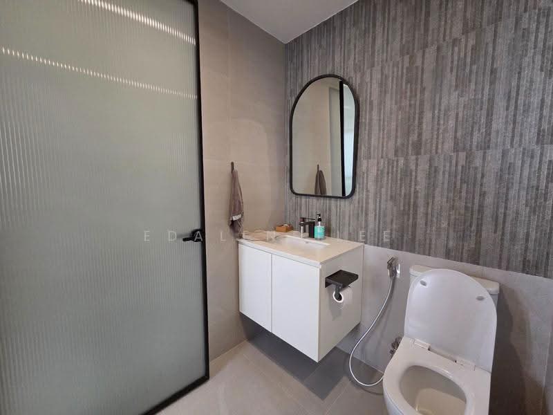 d'Leedon (Former Farrer Court), 13 Leedon Heights, Tanglin / Holland / Bukit Timah, 2 Bedrooms, 1,076 sqft, Condominium For Sale, by Edalene Lee, 500276068 - Bathroom - PropertyGuru.com.sg