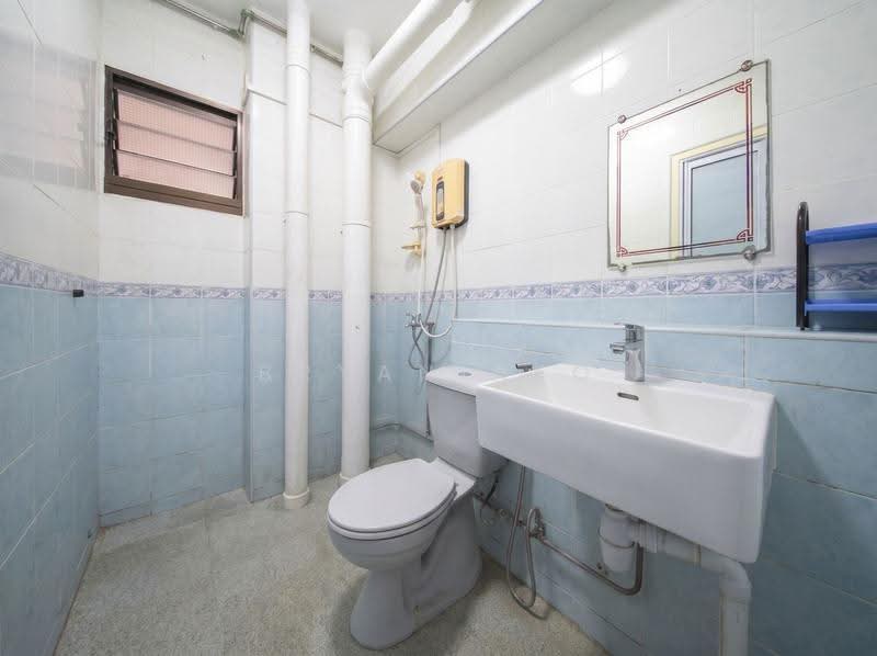 658D Jurong West Street 65, 658D Jurong West Street 65, Boon Lay / Jurong / Tuas, 3 Bedrooms, 1,195 sqft, HDB Flat For Sale, by Bryan Neo, 500276069 - Bathroom - PropertyGuru.com.sg