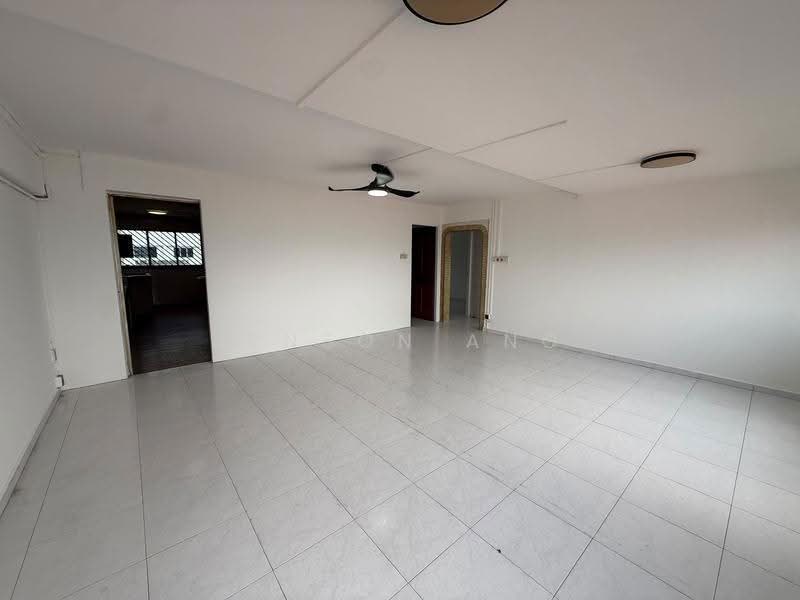 253 Yishun Ring Road, 253 Yishun Ring Road, Sembawang / Yishun, 3 Bedrooms, 1,119 sqft, HDB Flat For Sale, by Jenson Ang, 500276073 - Living Room - PropertyGuru.com.sg