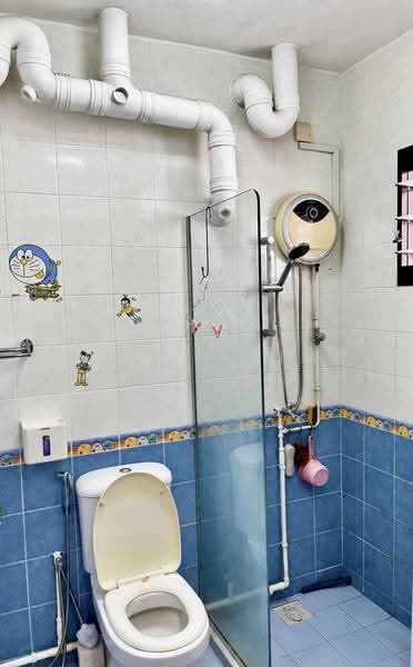 323C Sengkang East Way, 323C Sengkang East Way, Hougang / Punggol / Sengkang, 2 Bedrooms, 1,184 sqft, HDB Flat For Rent, by Wendi Sim, 500276081 - Master Bathroom - PropertyGuru.com.sg