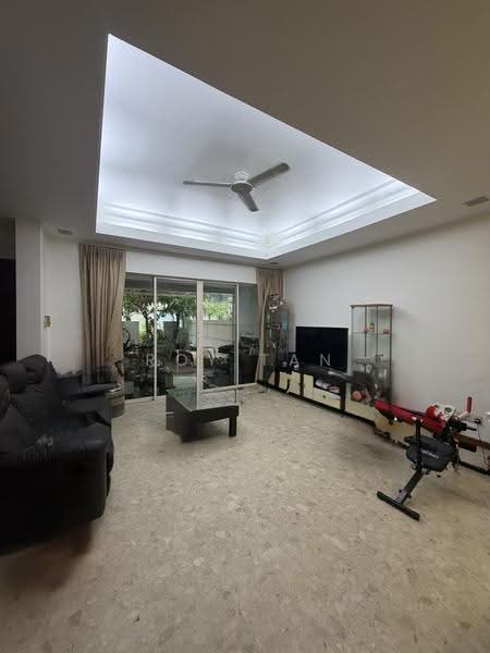 Teacher's Housing Estate, Iqbal Avenue, Mandai / Upper Thomson, 5 Bedrooms, 2,700 sqft, Terraced House For Sale, by Roy Tan, 500276103 - Living Room - PropertyGuru.com.sg