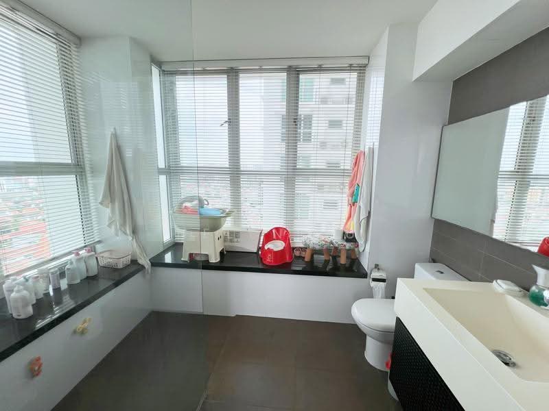 273B Bishan Street 24, 273B Bishan Street 24, Ang Mo Kio / Bishan / Thomson, 3 Bedrooms, 1,292 sqft, HDB Flat For Sale, by Helen HU, 500276114 - Bathroom - PropertyGuru.com.sg