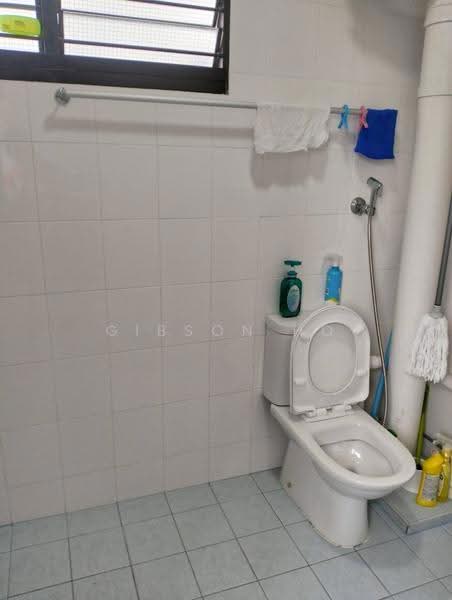 617 Hougang Avenue 8, 617 Hougang Avenue 8, Hougang / Punggol / Sengkang, Room Rental, 120 sqft, HDB Flat For Rent, by Gibson Ho, 500276124 - Bathroom - PropertyGuru.com.sg