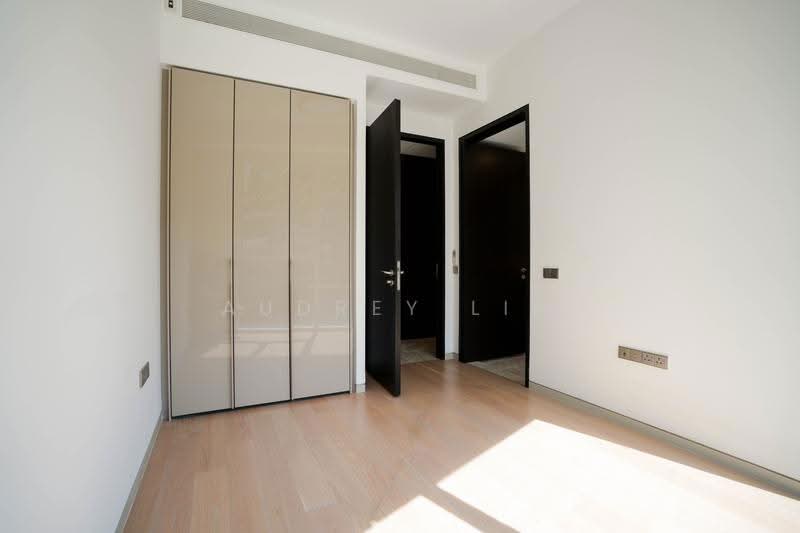 Corals at Keppel Bay, Harbourfront / Telok Blangah, 3 Bedrooms, 1,560 sqft, Condominium For Sale, by Audrey Lim, 500276128 - Junior Master Bedroom w/ ensuite toilet - PropertyGuru.com.sg