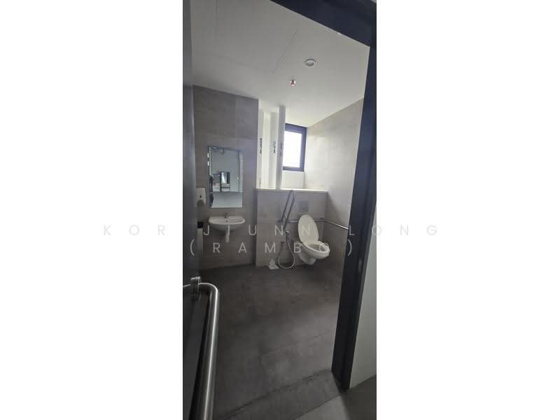 Tampines Connection, 2 Tampines North Drive 4, Pasir Ris / Tampines, 1,927 sqft, Factory / Workshop (B2) For Rent, by Kor Jiunn Long (Rambo), 500276130 - Bathroom - CommercialGuru.com.sg