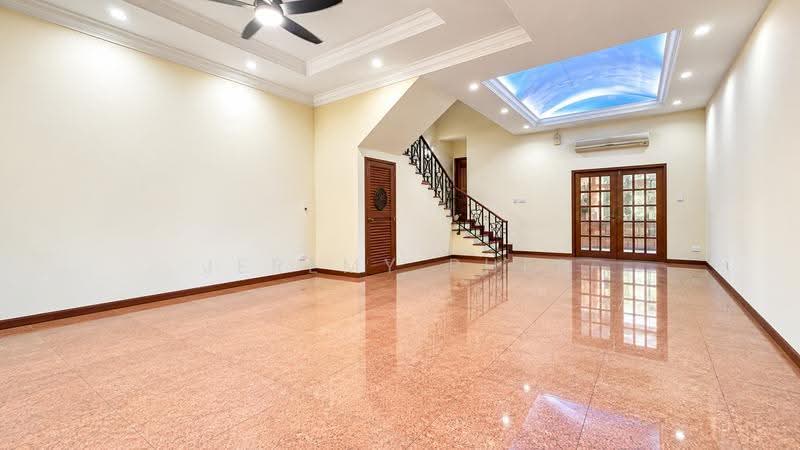 PRICED TO SELL! 99 Year Leasehold 2.5 Storey Landed, Spacious Family Home!, Chuan Drive, Lorong Chuan, Serangoon Garden, Hougang / Punggol / Sengkang, 5 Bedrooms, 3,200 sqft, Terraced House For Sale, by Jeremy Pher, 500276135 - Interior - PropertyGuru.com.sg