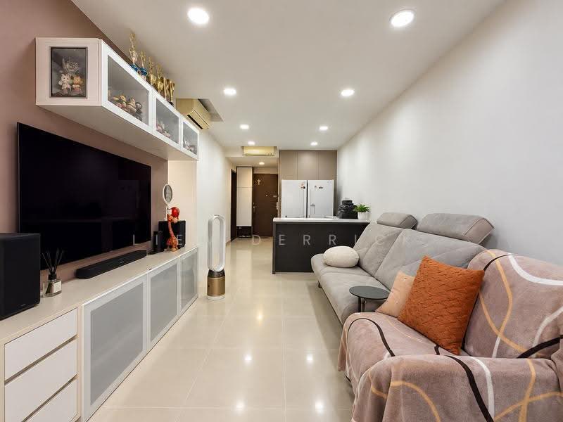 Watercolours, 33 Pasir Ris Link, Pasir Ris / Tampines, 3 Bedrooms, 958 sqft, Condominium For Sale, by Liew Derrick, 500276146 - Living Room - PropertyGuru.com.sg