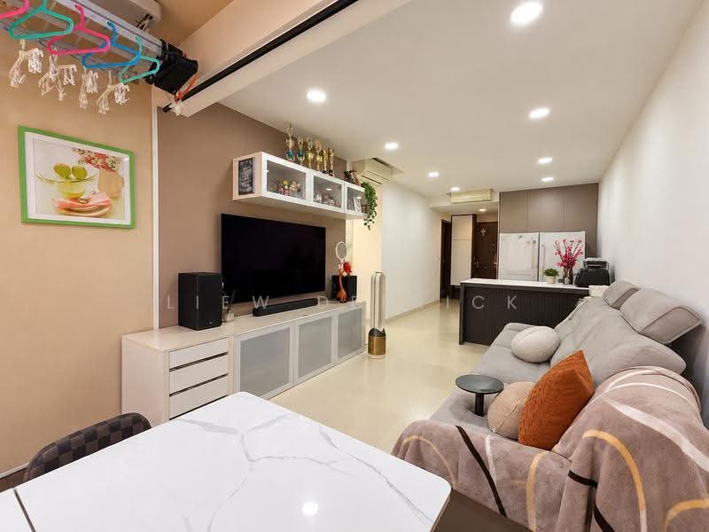 Watercolours, 33 Pasir Ris Link, Pasir Ris / Tampines, 3 Bedrooms, 958 sqft, Condominium For Sale, by Liew Derrick, 500276146 - Living Room - PropertyGuru.com.sg
