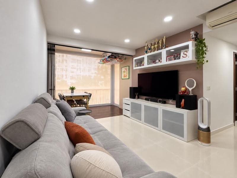 Watercolours, 33 Pasir Ris Link, Pasir Ris / Tampines, 3 Bedrooms, 958 sqft, Condominium For Sale, by Liew Derrick, 500276146 - Living Room - PropertyGuru.com.sg