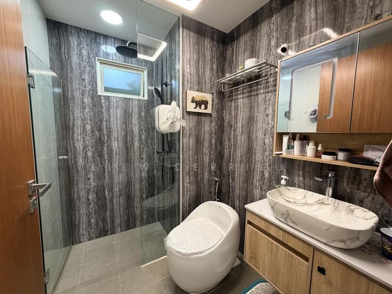 Watercolours, 33 Pasir Ris Link, Pasir Ris / Tampines, 3 Bedrooms, 958 sqft, Condominium For Sale, by Liew Derrick, 500276146 - Bathroom - PropertyGuru.com.sg