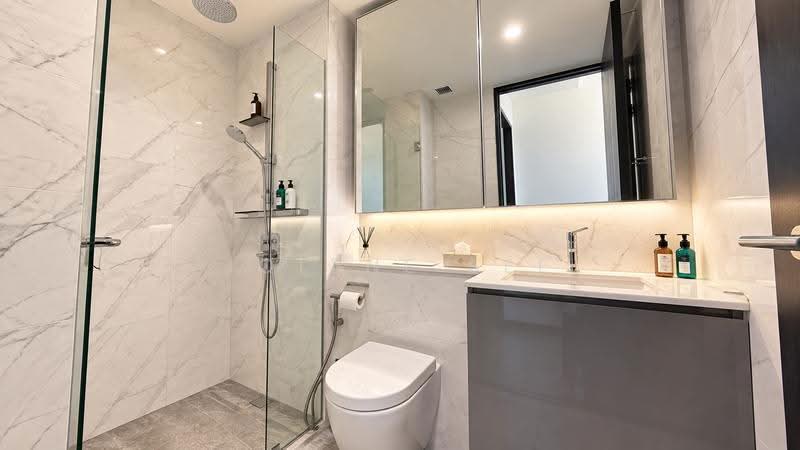 Midtown Bay, 120 Beach Road, Beach Road / Bugis / Rochor, 2 Bedrooms, 732 sqft, Condominium For Sale, by Jolene See, 500276154 - Bathroom - PropertyGuru.com.sg