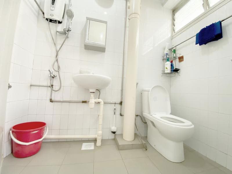302 Yishun Central, 302 Yishun Central, Sembawang / Yishun, 3 Bedrooms, 1,163 sqft, HDB Flat For Sale, by Jensen Toh 卓新智, 500276155 - Bathroom - PropertyGuru.com.sg