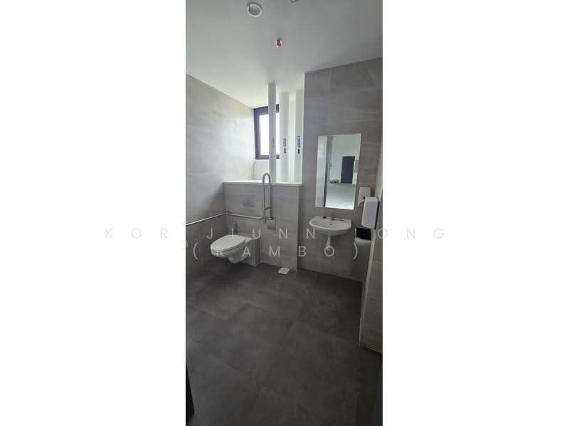 Tampines B2 Industrial, Tampines North Drive 4, Pasir Ris / Tampines, 9,000 sqft, Factory / Workshop (B2) For Rent, by Kor Jiunn Long (Rambo), 500276157 - Bathroom - CommercialGuru.com.sg