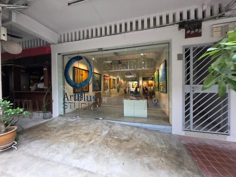 Romantic One Bed Tiong Bahru, Tiong Bahru Road, Alexandra / Commonwealth, 1 Bedroom, 790 sqft, Walk-up Apartment For Rent, by Susan Prior, 500276177 - Exterior - PropertyGuru.com.sg