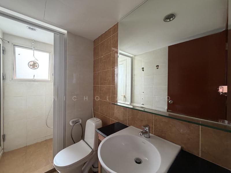 Lilydale, 550 Yishun Ave 6, Sembawang / Yishun, 3 Bedrooms, 1,195 sqft, Condominium For Sale, by Nicholas Teo, 500276179 - Bathroom - PropertyGuru.com.sg