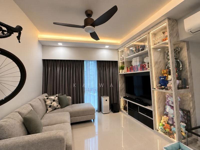 402A Fernvale Lane, 402A Fernvale Lane, Hougang / Punggol / Sengkang, 3 Bedrooms, 1,001 sqft, HDB Flat For Sale, by Ka Wai, 500276184 - Living Room - PropertyGuru.com.sg